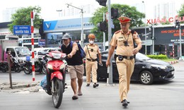 CSGT toàn quốc ra quân kiểm tra nồng độ cồn cùng một thời điểm