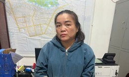 Nữ c&#244;ng nh&#226;n trở th&#224;nh &#39;tr&#249;m&#39; cho vay nặng l&#227;i trong khu c&#244;ng nghiệp