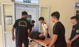 Cứu người đàn ông mắc đái tháo đường hôn mê, ngã gục trên vỉa hè