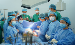 Con trai n&#233;n đau thương hiến tạng mẹ cứu 5 người bệnh