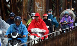 Không khí lạnh bao trùm miền Bắc, miền Trung tiếp tục mưa lớn