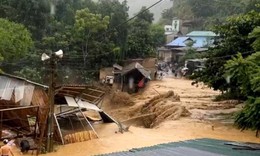 Mưa lớn dồn dập từ H&#224; Tĩnh đến Đ&#224; Nẵng, nhiều khu vực c&#243; nguy cơ lũ qu&#233;t v&#224; sạt lở đất