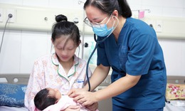 Cứu thành công bé trai sơ sinh 2 ngày tuổi mắc  ống rốn tràng
