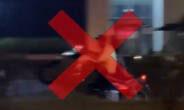 Bị người dân quay clip, nhóm thanh thiếu niên bốc đầu xe máy lộ danh tính