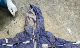 Truy t&#236;m tung t&#237;ch thi thể nữ giới, mặc &#225;o kho&#225;c tr&#244;i dạt v&#224;o bờ biển