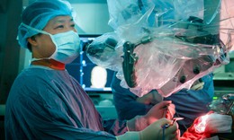 Người phụ nữ &#39;lấy lại được &#225;nh s&#225;ng&#39; sau phẫu thuật loại bỏ u tuyến y&#234;n t&#225;i ph&#225;t