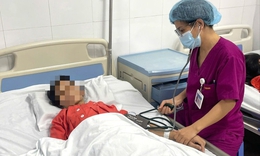 Người phụ nữ đau tức bụng dưới, khó thở, bác sĩ 'lấy ra' khối u xơ tử cung gần 10kg