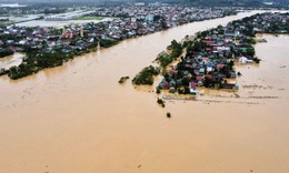 Chung tay ủng hộ đồng bào Hà Tĩnh bị thiệt hại do bão lũ