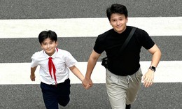 Bất ngờ trước sự giống nhau &#39;như đ&#250;c&#39; giữa d&#224;n diễn vi&#234;n khi b&#233; v&#224; trưởng th&#224;nh trong phim &#39;C&#225;ch em 1 milimet&#39;