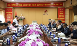 Thứ trưởng Bộ Y tế Nguyễn Thị Li&#234;n Hương tiếp, l&#224;m việc với đo&#224;n c&#244;ng t&#225;c Quỹ To&#224;n cầu