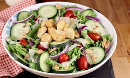 4 sai lầm khi ăn salad khiến lượng đường trong máu tăng cao