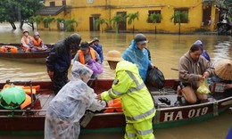 Nước lũ chưa r&#250;t hết, miền Trung lại mưa tr&#234;n 750mm