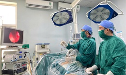 Phẫu thuật nội soi cột sống: Giải ph&#225;p điều trị an to&#224;n, thẩm mỹ