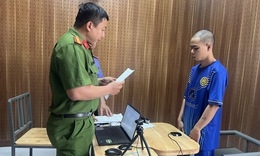 Đ&#226;m dao v&#224;o đ&#249;i t&#224;i xế Grab để cướp t&#224;i sản