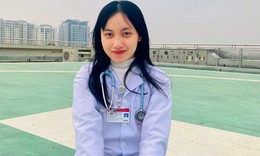 Thủ khoa Trường Đại học Y H&#224; Nội được UBND TP H&#224; Nội tặng Bằng khen