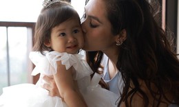 Con g&#225;i &#193; hậu Ho&#224;ng My g&#226;y ch&#250; &#253; trong ng&#224;y sinh nhật mẹ