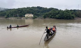 Mong một c&#226;y cầu vượt lũ