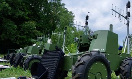 Ukraine tham vọng tung h&#224;ng chục ngh&#236;n robot ra chiến trường đối đầu Nga