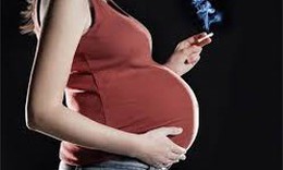 Nhiều phụ nữ mất khả năng l&#224;m mẹ v&#236; &#39;sống chung&#39; với thuốc l&#225;