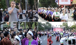 Điệu m&#250;a cồng chi&#234;ng của d&#226;n tộc Mường l&#224;m say l&#242;ng du kh&#225;ch giữa phố cổ H&#224; Nội