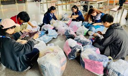 Trường đại học tiếp sức sinh vi&#234;n v&#224; đồng b&#224;o sau lũ