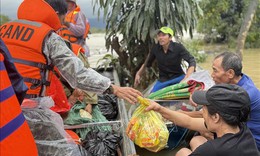 Truyền th&#244;ng quốc tế: Ch&#237;nh phủ Việt Nam đẩy nhanh nỗ lực ứng ph&#243; quyết liệt với lũ lụt