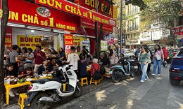 Tr&#224;n lan vi phạm trật tự đ&#244; thị tại 3 &#39;phường kiểu mẫu&#39; của H&#224; Nội