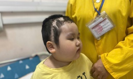 X&#243;t xa ho&#224;n cảnh của b&#233; g&#225;i 7 tuổi ở Cao Bằng với h&#224;nh tr&#236;nh 6 năm chiến đấu với căn bệnh qu&#225;i &#225;c