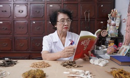 BS CKII Nguyễn Thị Nhuần: Người lưu giữ tinh hoa thuốc Nam trong chặng đường 15 năm thuốc d&#226;n tộc
