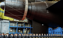 Nga hạ thủy &#39;t&#224;u mẹ&#39; hạt nh&#226;n nặng 10.000 tấn