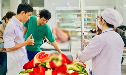 K&#237;ch hoạt b&#225;o động đỏ cấp cứu 13 em nhỏ bị lật xe c&#244;ng n&#244;ng