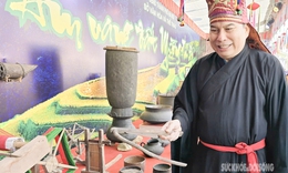 Người giữ lửa Mo Mường giữa nhịp sống hiện đại