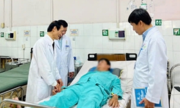 Bệnh viện tuyến dưới l&#224;m chủ kỹ thuật phẫu thuật thay khớp h&#225;ng nhờ chuyển giao từ tuyến tr&#234;n