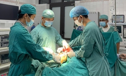 Nhiều người bị chấn thương nặng khi di chuyển, dọn dẹp trong mưa lũ