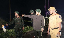 Ph&#243; Thủ tướng kiểm tra, nắm bắt t&#236;nh h&#236;nh thiệt hại sau khi b&#227;o số 13 đổ bộ