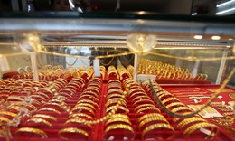 Gi&#225; v&#224;ng thế giới tăng nhẹ khi nhu cầu tr&#250; ẩn an to&#224;n quay trở lại