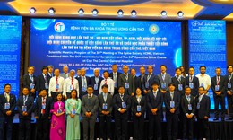 Chuy&#234;n gia quốc tế hội tụ tại Cần Thơ chia sẻ kỹ thuật mới trong phẫu thuật cột sống