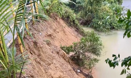 Người d&#226;n bất an v&#236; sạt lở, sụt l&#250;n sau mưa lũ