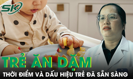 Thời điểm ăn dặm v&#224; những dấu hiệu trẻ sẵn s&#224;ng ăn dặm