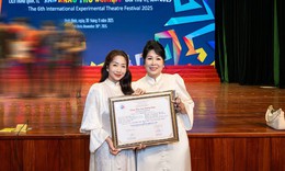 NSND Hồng V&#226;n đ&#243;n tin vui ở tuổi U60