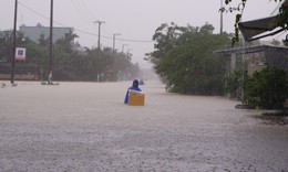 B&#227;o số 15 suy yếu th&#224;nh &#225;p thấp nhiệt đới, miền Trung hứng đợt mưa lớn
