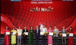 Lễ tổng kết v&#224; trao Giải B&#225;o ch&#237; to&#224;n quốc về ph&#242;ng, chống HIV/AIDS