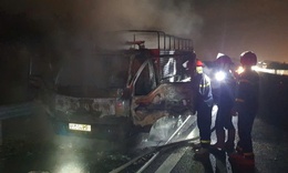 Xe tải bốc ch&#225;y ng&#249;n ngụt tr&#234;n cao tốc Phan Thiết - Dầu Gi&#226;y