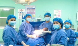&#39;Căng thẳng&#39; ca mổ thai 34 tuần ng&#244;i ngang, sản phụ tiền sản giật nặng
