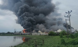 Cháy xưởng sản xuất giày da 12.000 m2 ở Hải Phòng