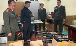 Vạch trần đường dây ngụy trang 'dụng cụ thông bồn cầu' để mua bán vũ khí quân dụng