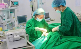 Mổ mắt miễn phí cho trẻ có khuyết tật về mắt tại Hưng Yên