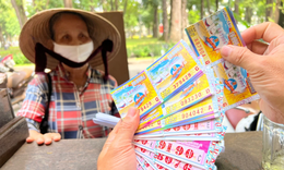 Vợ trúng vé số là tài sản riêng hay chung của 2 vợ chồng?