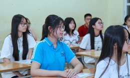 Cuộc đua v&#224;o lớp 10 n&#243;ng l&#234;n: Lịch học k&#237;n đặc, m&#244;n thi thứ ba vẫn l&#224; ẩn số