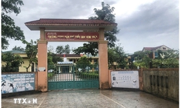 Vụ 41 học sinh Quảng Trị bị ngộ độc thực phẩm: Cách chức hiệu trưởng và hiệu phó